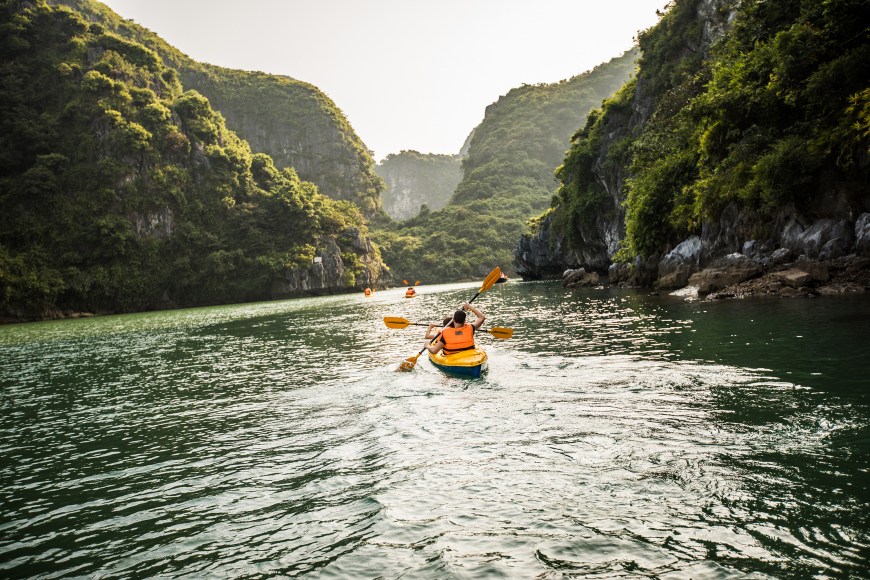 ha long bay kayak tour