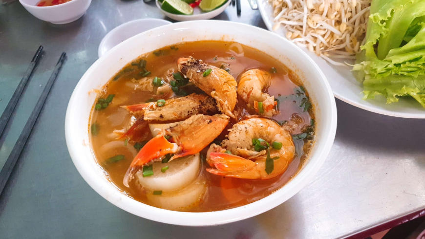 HCMC: A Feast in the Streets – RESTOUR – Vietnam Leading Tour Operator