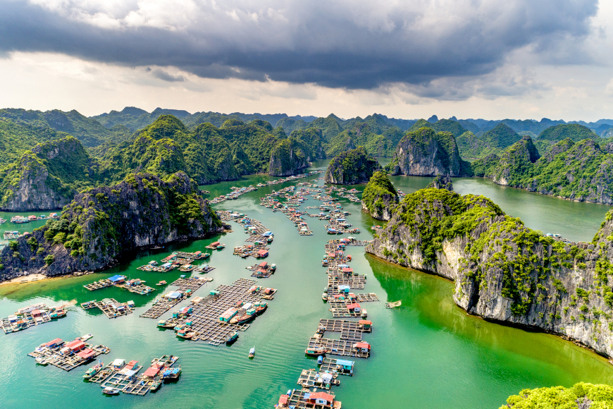 floating village in ha long bay