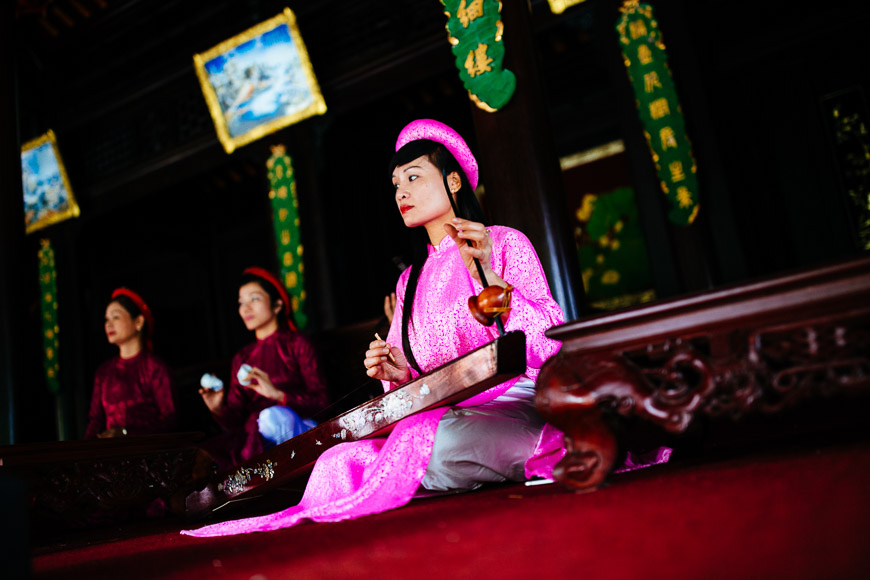 Ao Dai - Vietnamese traditional Dress - Hanoi Etrip