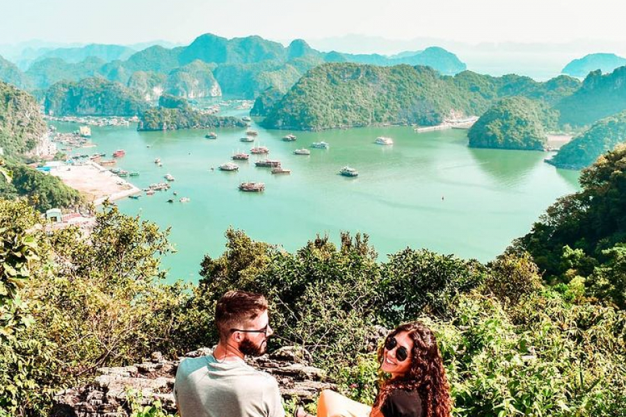 Island Girl Lets Tourist Take Her His Way