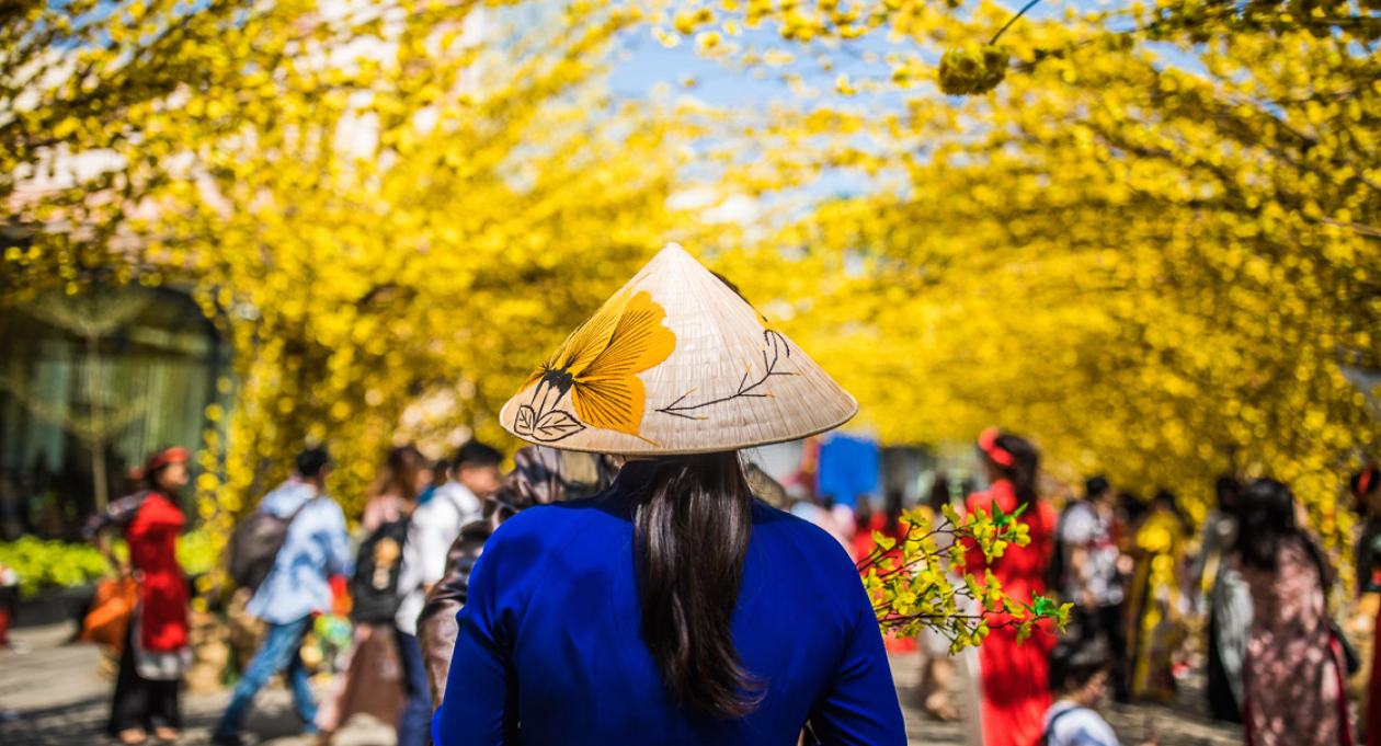 Habit, Custom Of Vietnamese On Tet Is Lucky Money, A Vietnam Traditional  Culture, Child Wish Somebody A Happy New Year, Receive Red Envelope With  New Small Change, Tet On Spring, Also Lunar